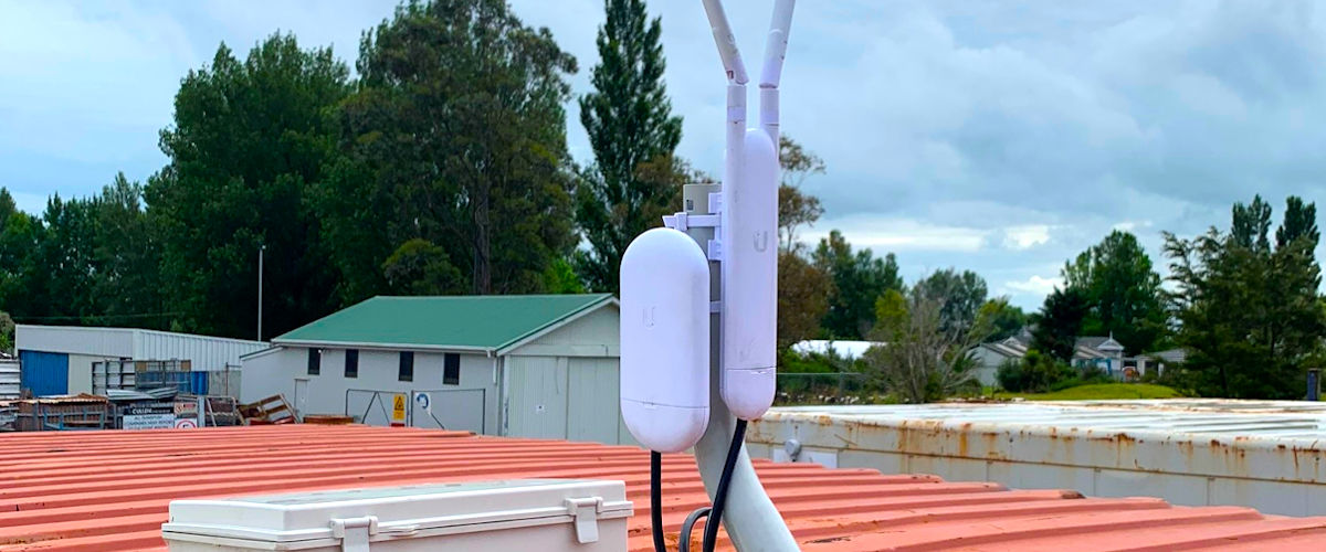 Outdoor wireless network extensions